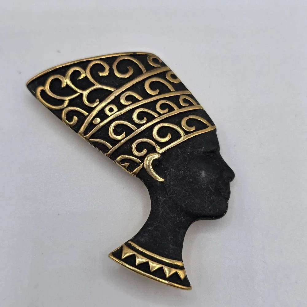 Nefertiti Silhouette Brooch Egyptian Queen Pendant Vintage Gold Tone Black Queen